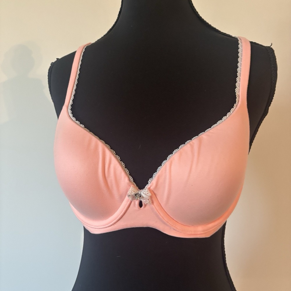 Victoria's Secret Body By Victoria Lined Demi Bra Size 34C Peach Lace Trim Sexy